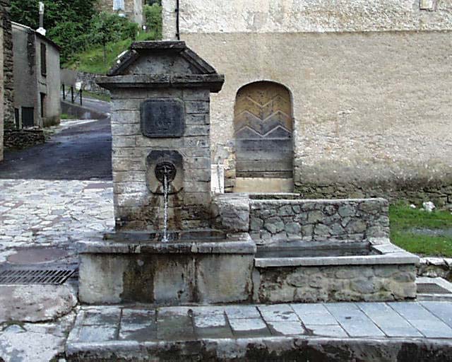 fontaine centenaire